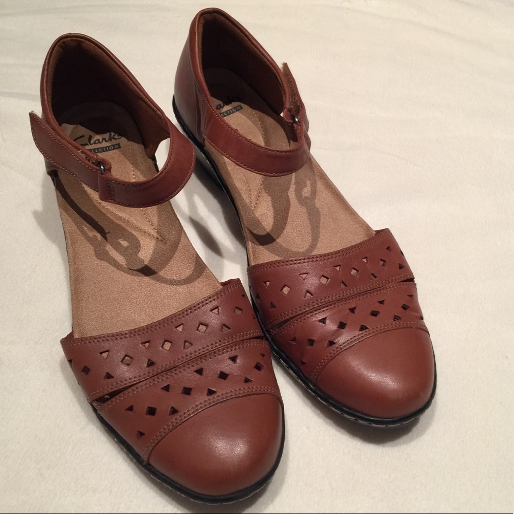 Clarks Collection Tan flat, size 8-1/2